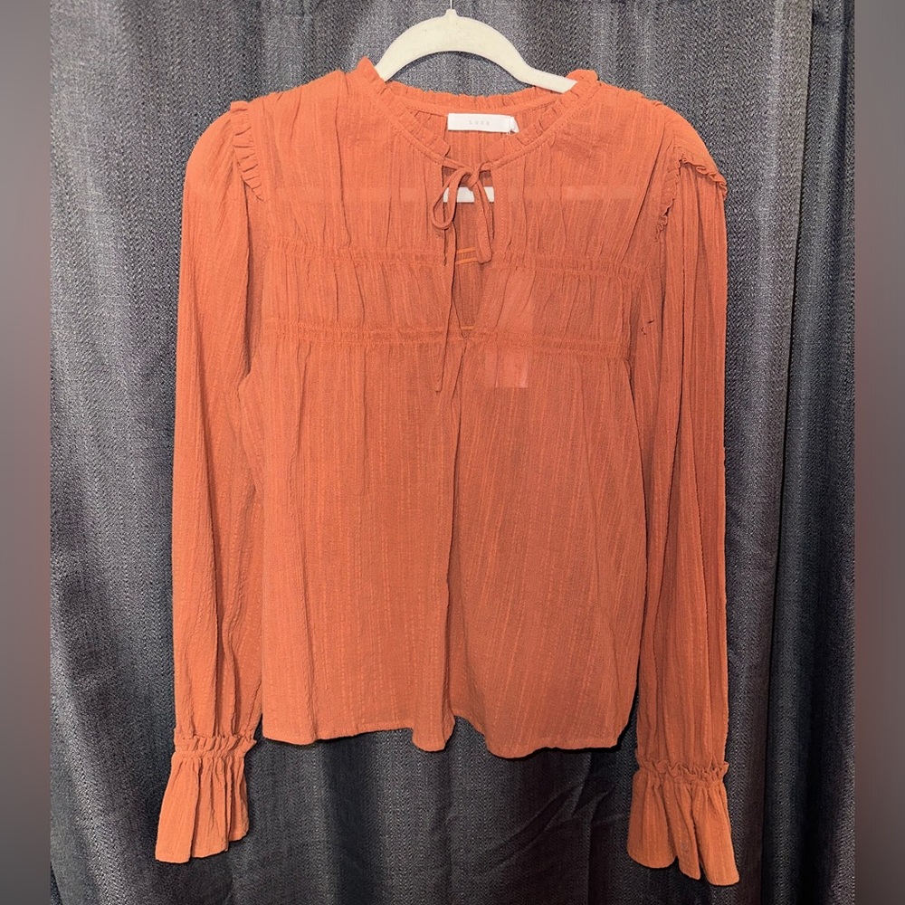 Brand new! Orange coral light weight top